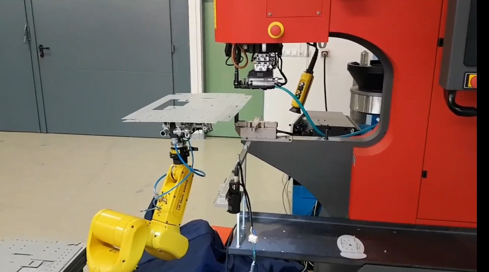 824 OT mit Roboter
